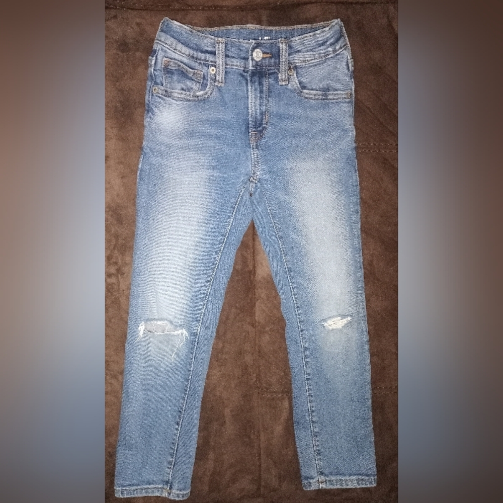 Skinny blue jeans